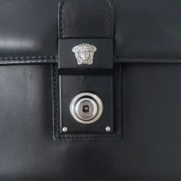 Gianni Versace vintage leather clutch silvertone hardware EUC - Picture 2 of 6